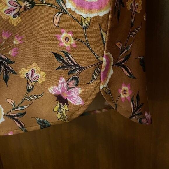 NEW with Tags LOFT Womens XS Floral Print Henley Blouse Tailored Silky Shirt - Picture 6 of 8
